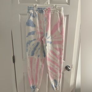 - FOREVER 21- TYE DYE SWEATS👖